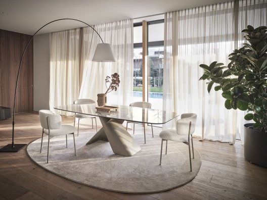 Axiom dining table - myhome